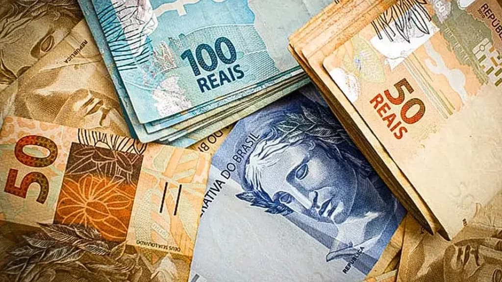 Primeira parcela do 13º salário de servidores de SC será paga em julho