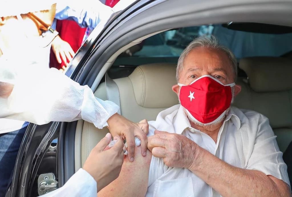 Lula vai exigir que igrejas incentivem a vacinação sob pena de responsabilização por mortes