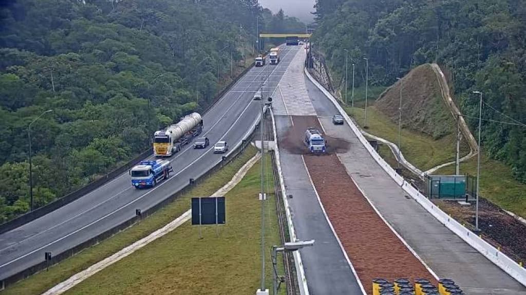 Área de escape entre PR e SC impede 194 acidentes em quatro anos na BR-376