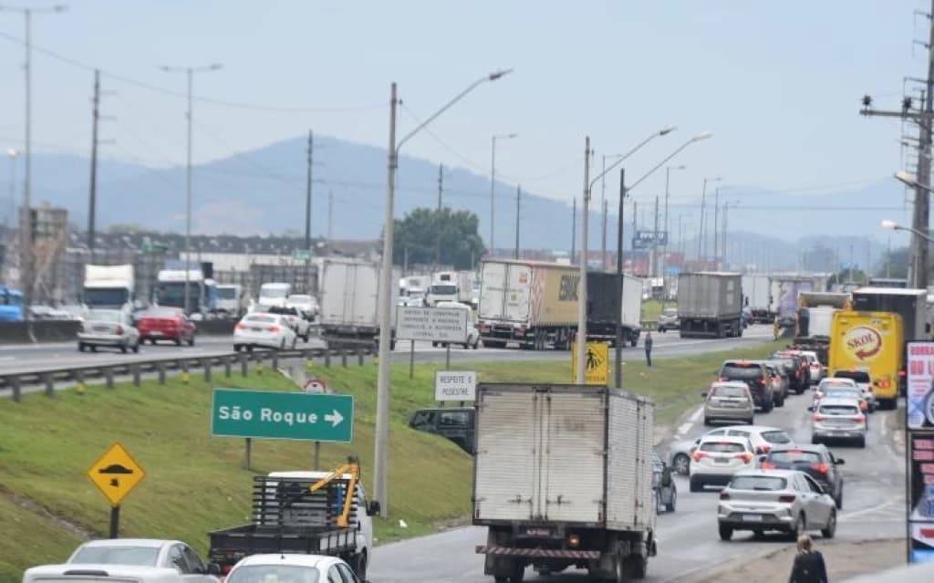 PRF autoriza tráfego em trechos de acostamento da BR-101; veja quais