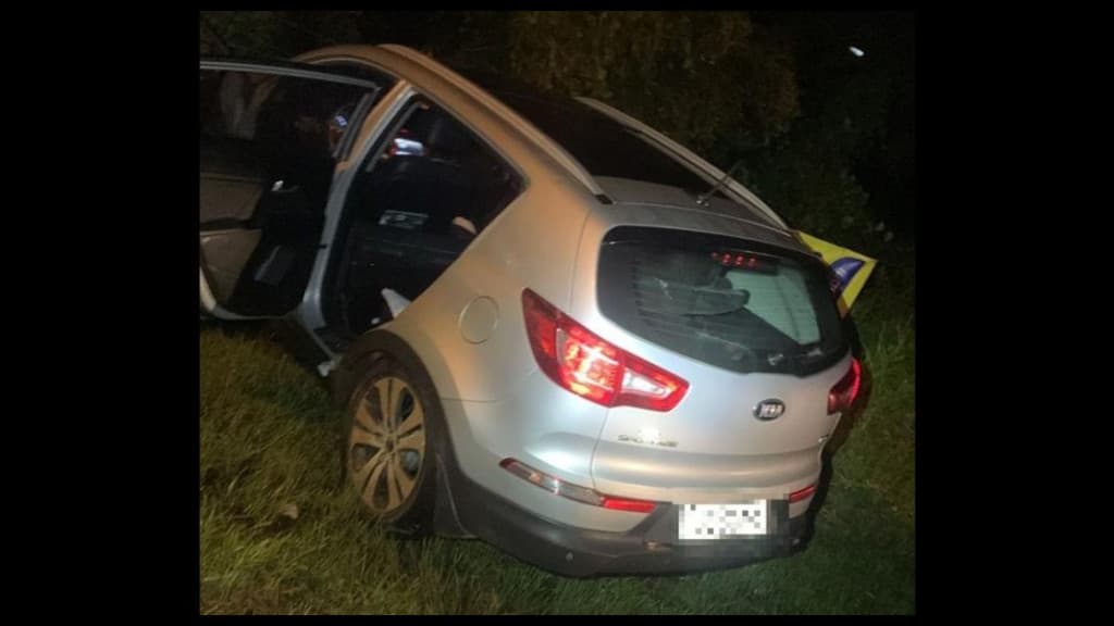 Trio armado invade casa em Brusque e rouba carro