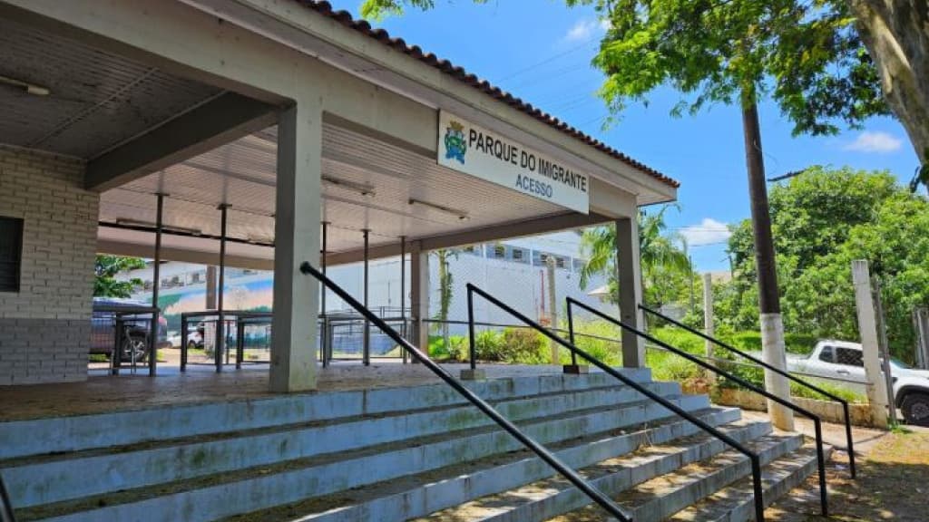 Mulher desiste de ficar em abrigo no RS, admite ser foragida e pede pra ser presa