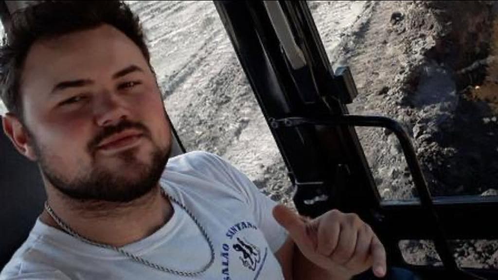 Motorista morre após colisão entre caminhonete e caminhão na BR 280