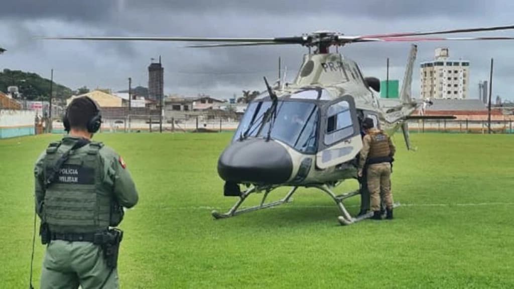 Família e bebê com cinco dias de vida são resgatados por helicóptero da PM