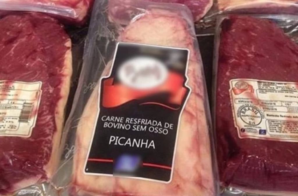 Homem furta supermercado e foge com picanha dentro da bermuda