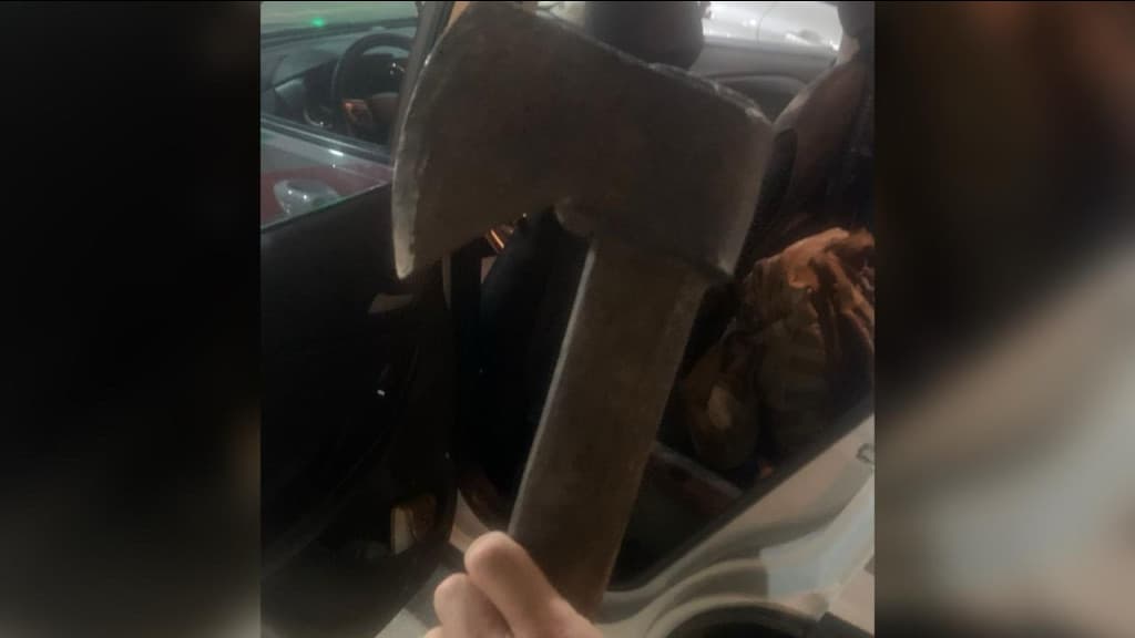 Homem em surto com “machadinha” mobiliza SAMU e PM, em Balneário Camboriú