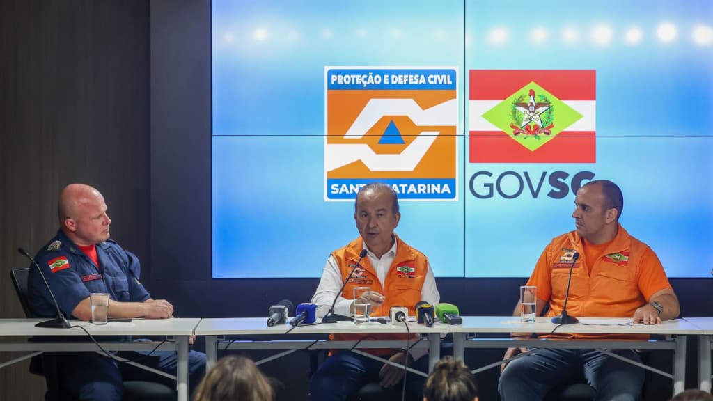Chuvas em SC: governador lamenta morte e reforça apoio do Estado à população dos municípios atingidos