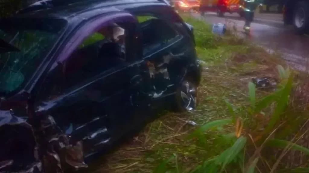 Motorista morre após ser ejetado de veículo em grave acidente na BR-282 em SC