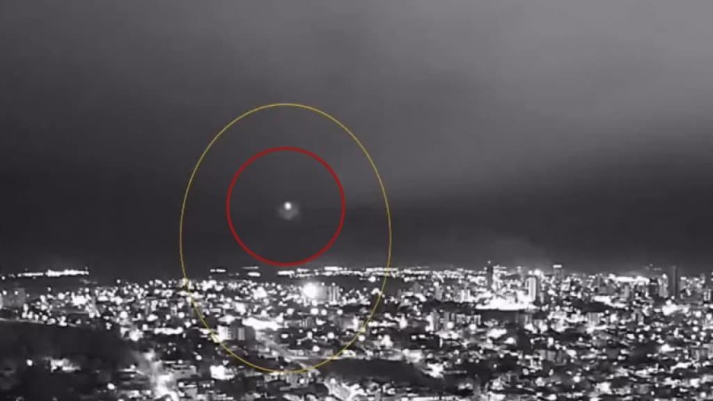 VÍDEO: Luzes misteriosas são filmadas no céu de cidade catarinense