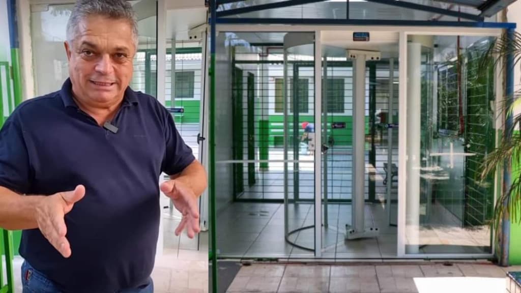 Portas com detectores de metal são instaladas em escolas de Chapecó
