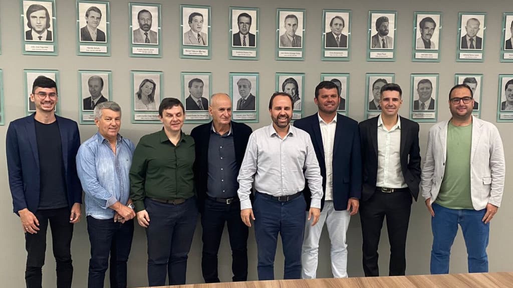 Presidente da AMFRI se reúne com Presidentes de Câmara de Vereadores
