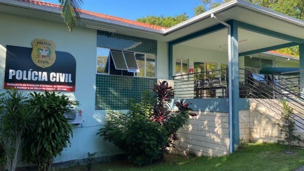Lula sanciona lei que prevê delegacias da mulher abertas 24 horas