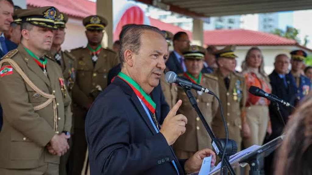 A verdade sobre o fim das Escolas Cívico Militares em SC