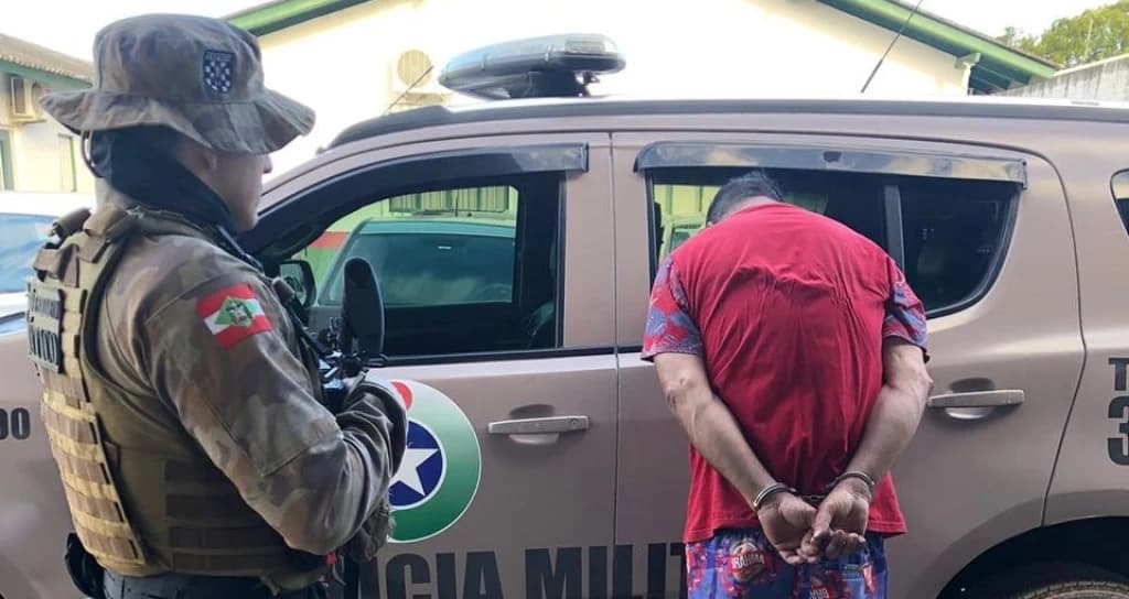 Foragido do Paraná, assassino é preso em Porto Belo