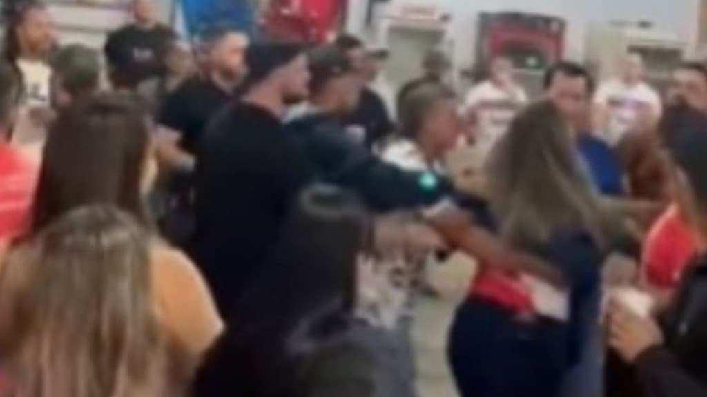 Vereadora reage após ser chamada de “put@“ e troca socos com mulher