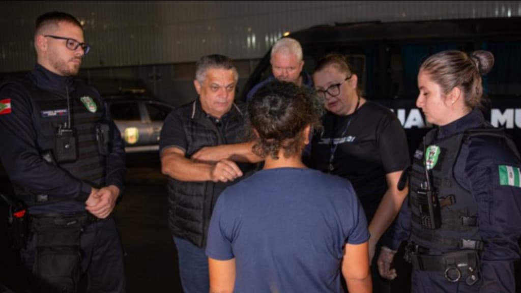 Operação Asfixia recolhe cerca de 60 moradores de rua em Chapecó