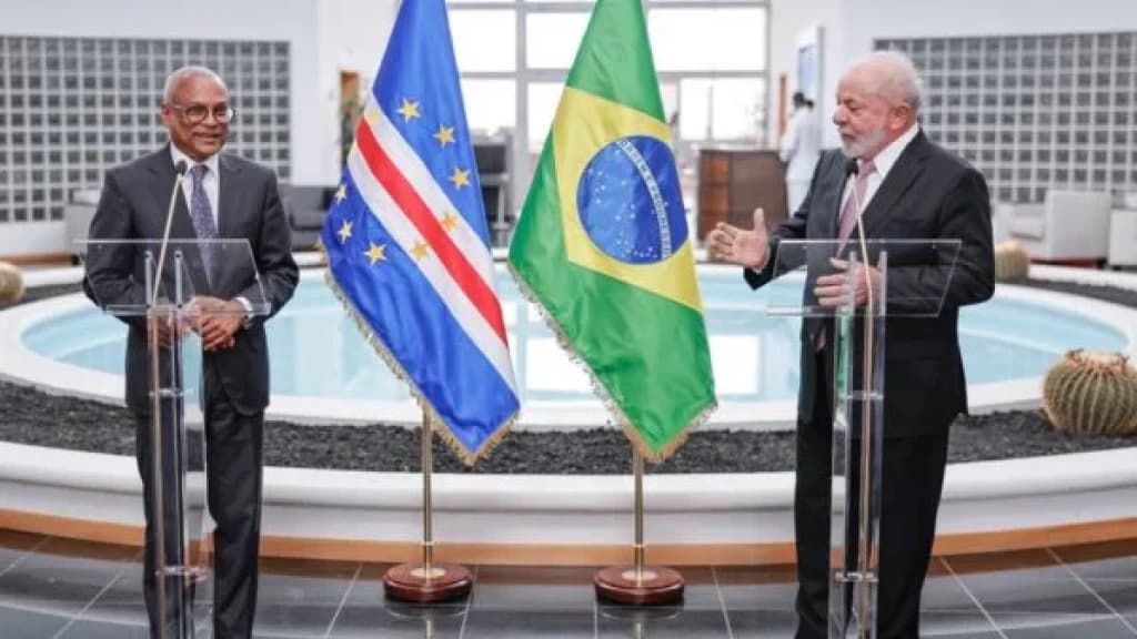 Na África, Lula agradece pelos “350 anos de escravidão”