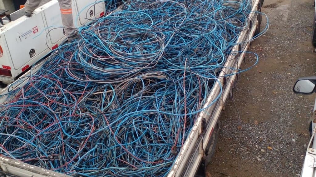 Operação conjunta flagra “gatos de energia” em Itapema