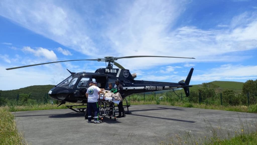 Helicóptero do Sarasul realiza resgate de mulher em estado grave pós-parto