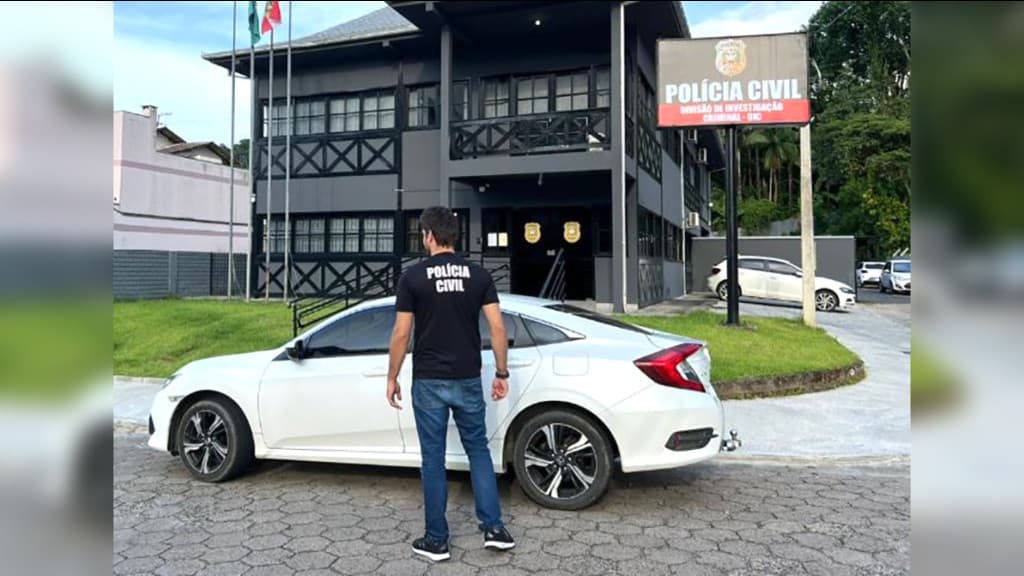 Veículo furtado em Itapema é recuperado dois anos depois em Blumenau