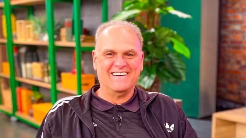 Oscar Schmidt tranquiliza fãs e diz que está curado de câncer