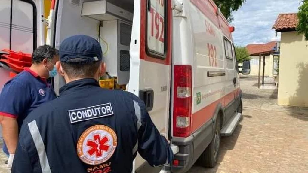 Homem esfaqueia a ex-companheira na frente da filha em Itajaí