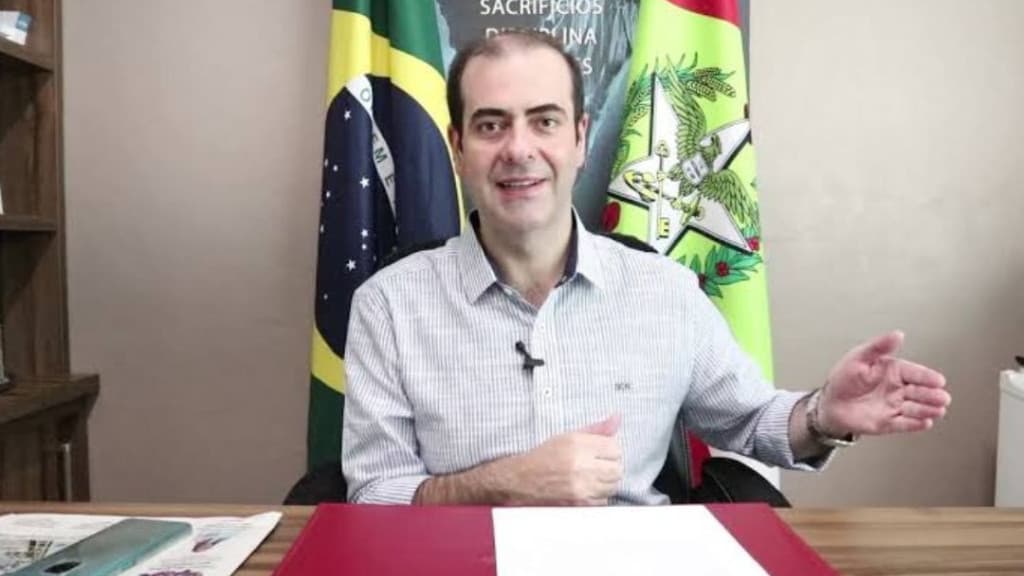 Deputado catarinense que votou 43 vezes a favor do Governo Lula é eleito “o melhor de SC”