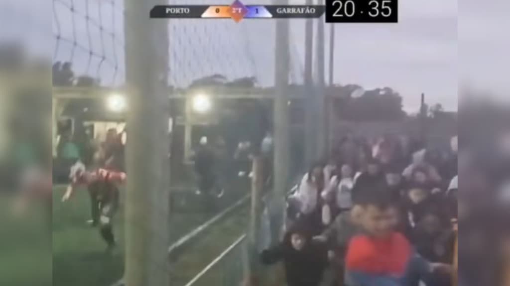 Tiroteio em partida de futebol amador provoca correria e deixa feridos