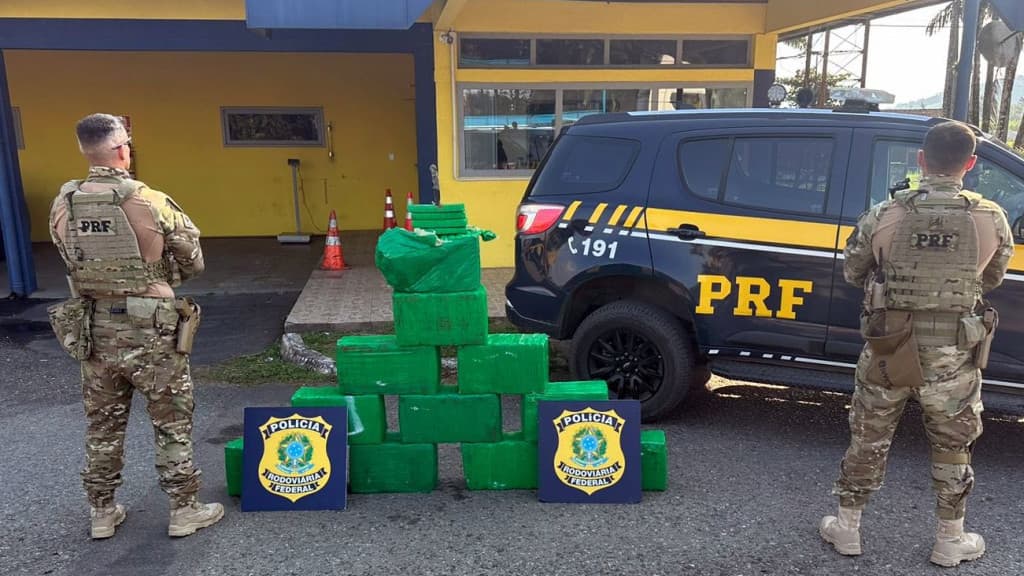 Casal é preso com veículo de Bombinhas carregado com quase 200 kg de drogas na BR-101