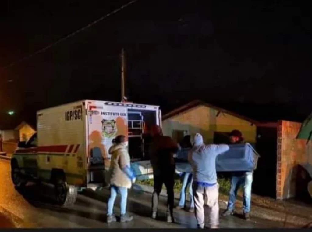 Homem mata vizinho e deixa a vítima com mãos amarradas e corda no pescoço