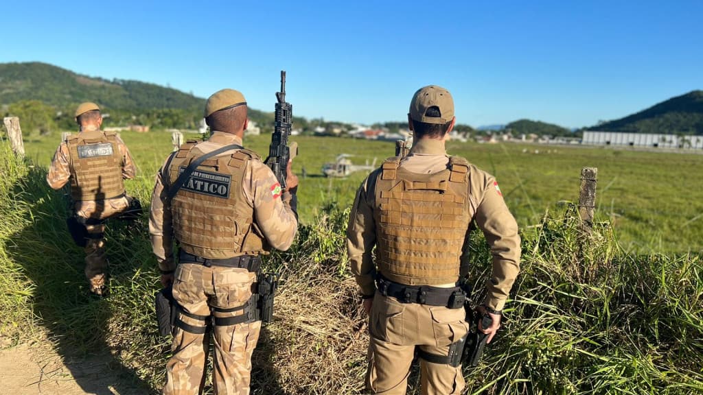 Menor de idade é apreendido por tentativa de furto em Penha