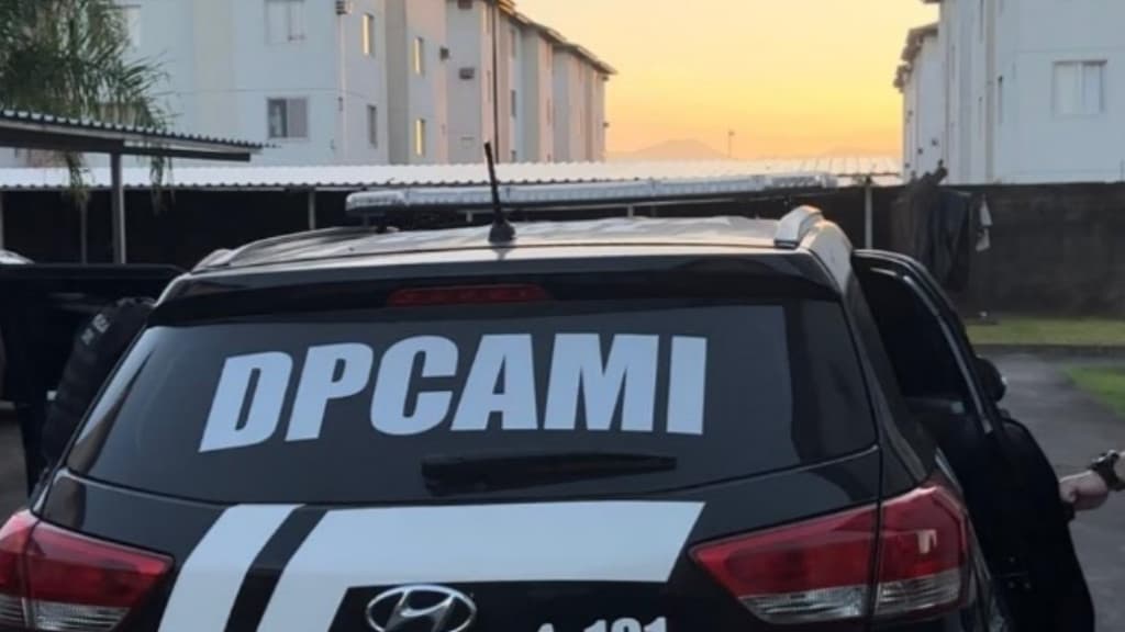 Homem é preso por espancar ex-esposa e manter filhos em cárcere privado