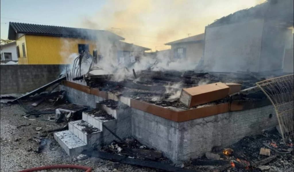 Criança de seis anos morre em incêndio