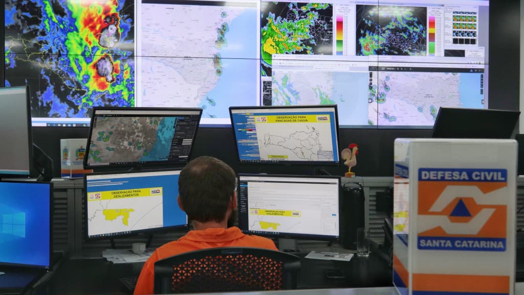 ALERTA: Defesa Civil alerta para chuva forte nas próximas três horas