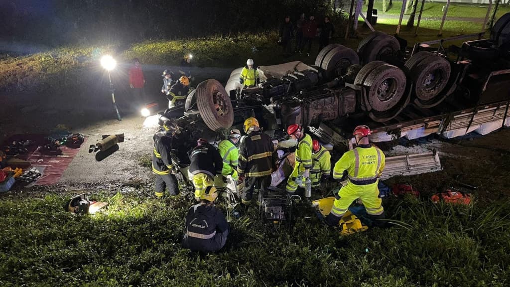 Acidente na BR-101 deixa motorista gravemente ferido