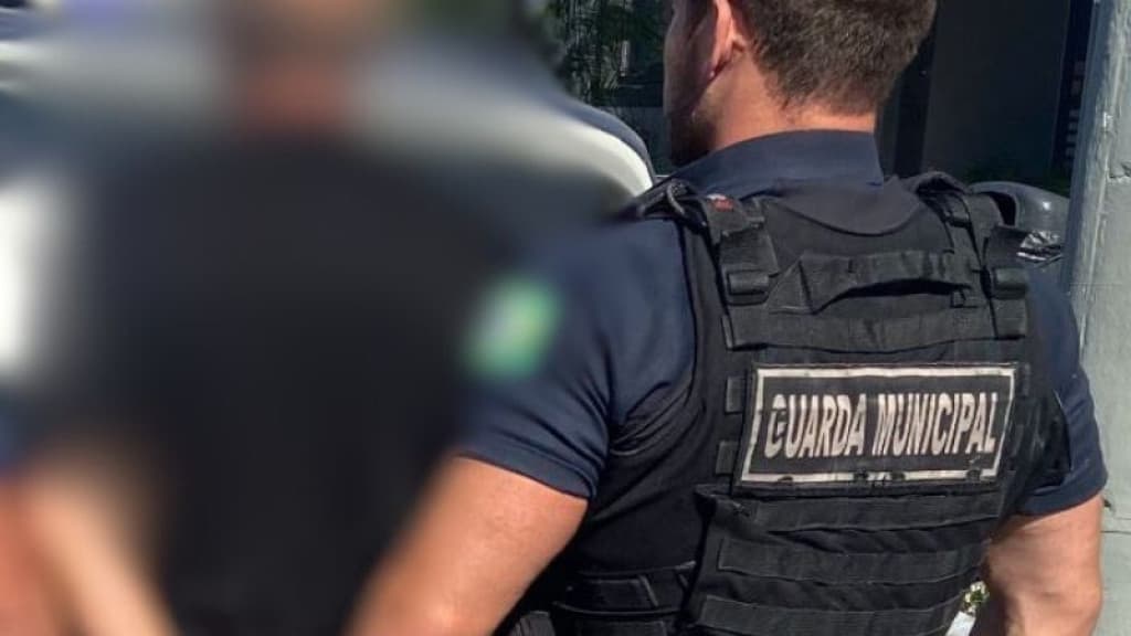 Homem é preso após mostrar pênis para crianças, em Balneário Camboriú
