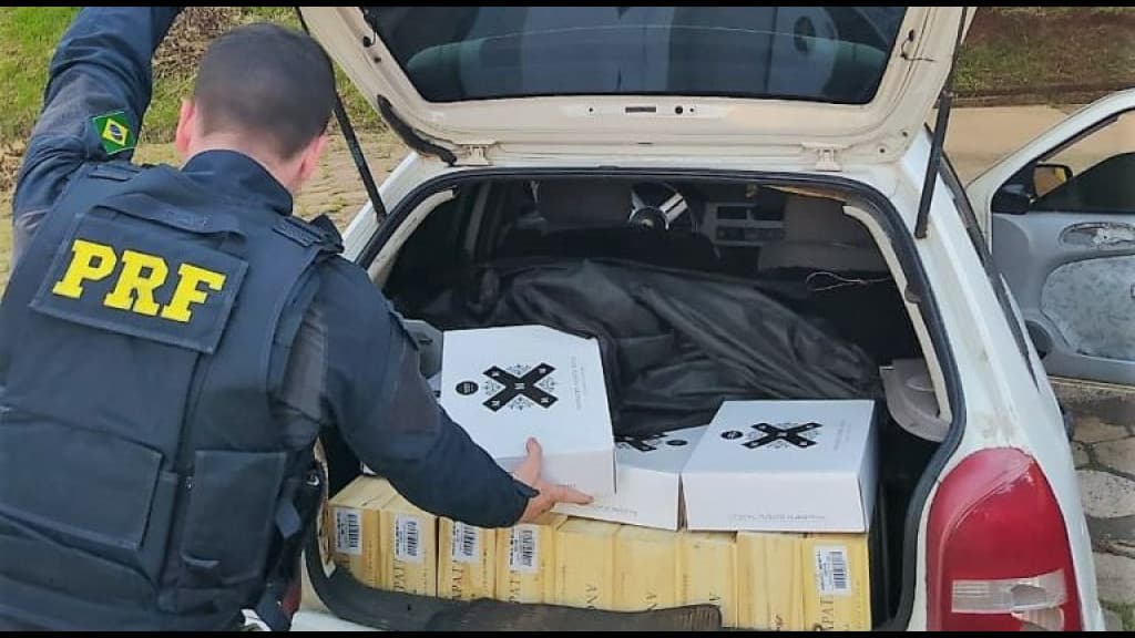 PRF apreende grande carga de vinhos contrabandeados na BR-282, em SC