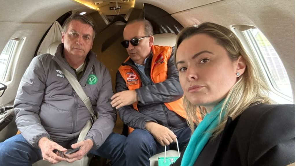 PT denuncia Governador Jorginho por ter voado com Bolsonaro