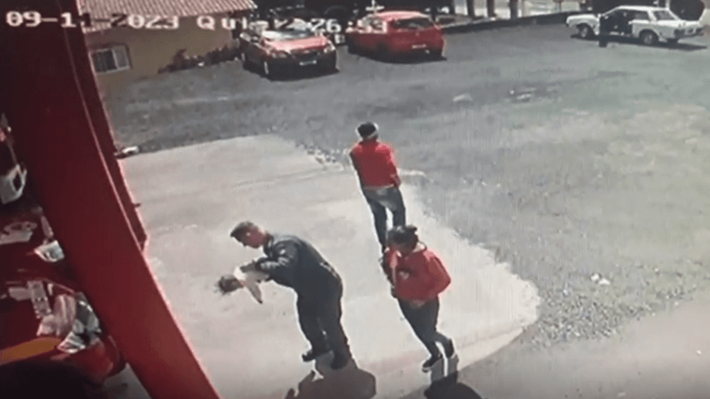 Bebê de 12 meses engasgada é salva pelo Corpo de Bombeiros
