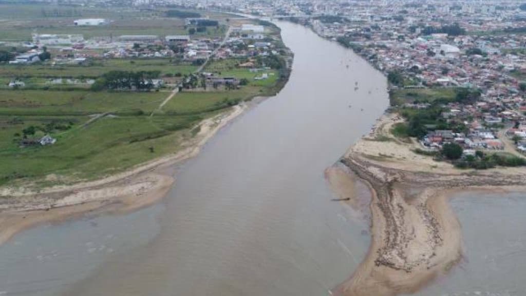 URGENTE: Suposto corpo é avistado no Rio Tijucas