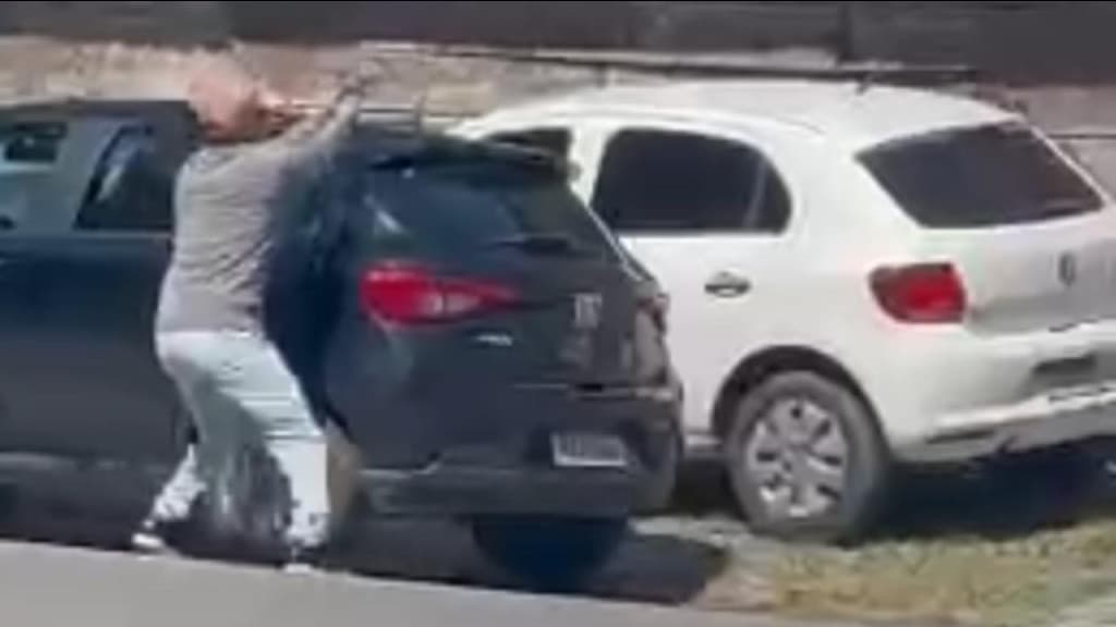 Briga entre dois homens termina com tiroteio em via pública