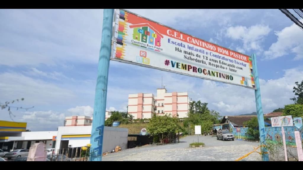 Professor de SC investigado por apoiar ao chacina em creche tem caso encerrado pela Polícia Civil