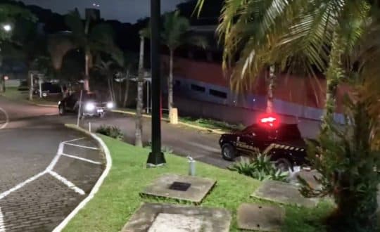 ITAPEMA: Polícia Federal cumpre mandados em operação contra desvios milionários na saúde