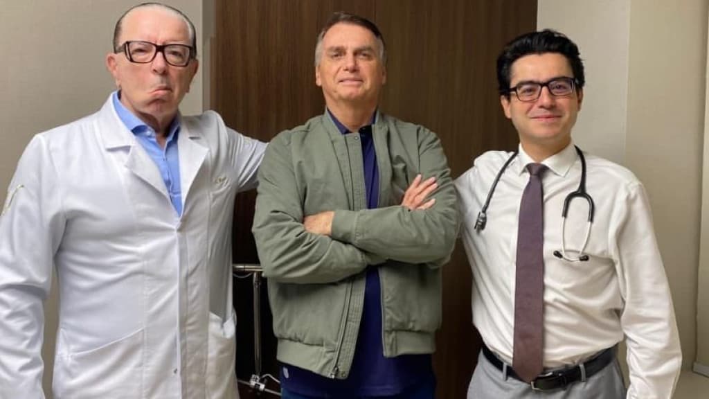 Bolsonaro recebe alta hospitalar 11 dias depois: “Tudo normal”