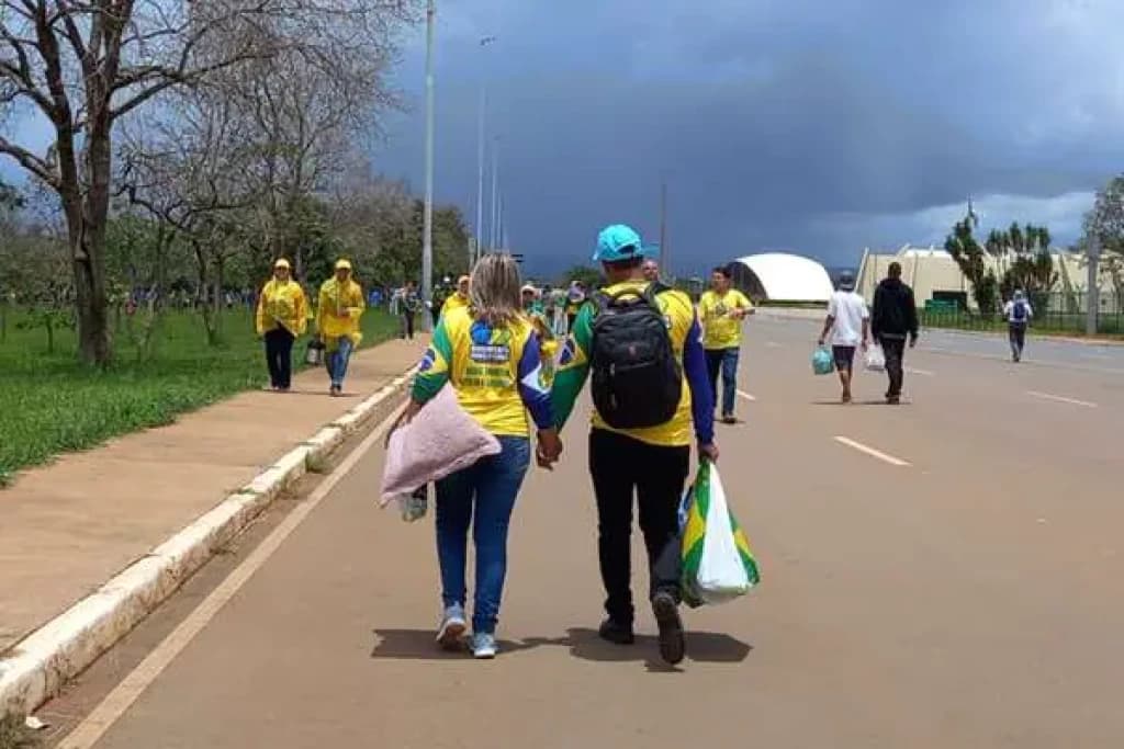 Polícia confirma mais 1.200 prisões de manifestantes acampados em Brasília
