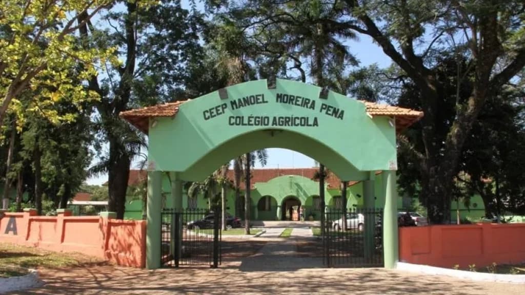 Adolescente de 15 anos morre após inalar desodorante dentro de escola
