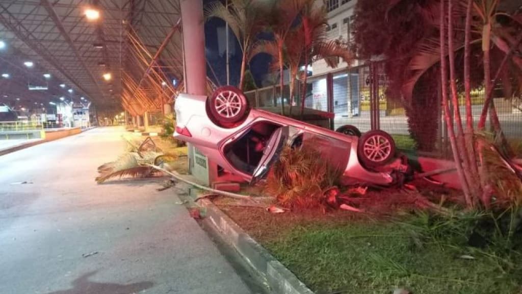 Capotamento violento em Criciúma deixa homem gravemente ferido