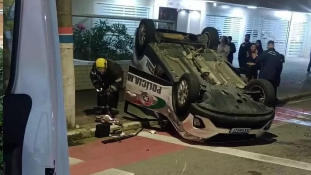 Perseguição policial termina em acidente com vítimas em Florianópolis