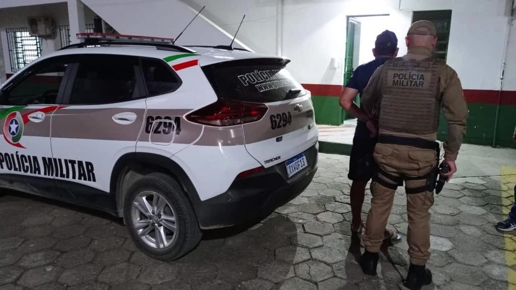 Idoso com mandado de prisão em aberto por estupro é preso em Porto Belo