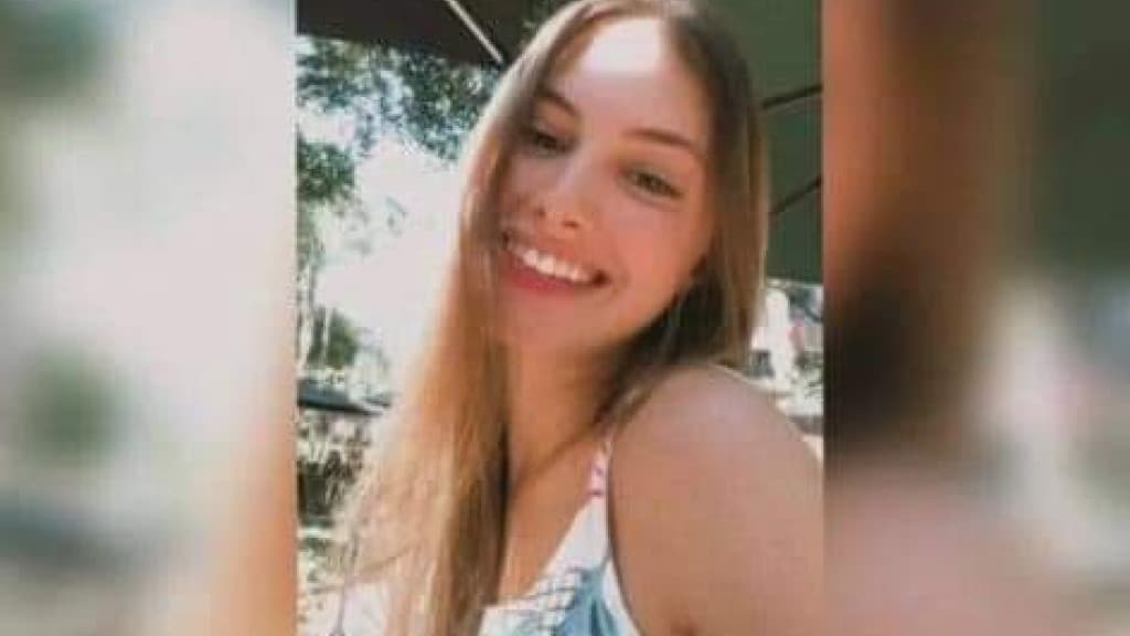 Jovem brasileira é aprovada em 11 universidades americanas com redação sobre a feijoada